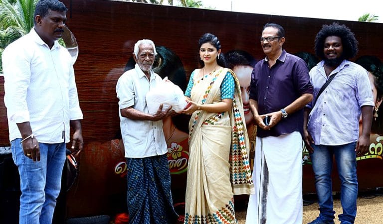 Actors lend helping hand to Kuttanad flood victims