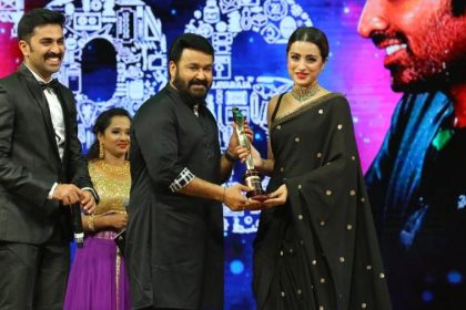 ഏഷ്യാനെറ്റ് ഫിലിം അവാർഡ്‌സ് 2019 വിജയികള്‍ - മോഹൻലാൽ, മഞ്ജു വാരിയർ 7